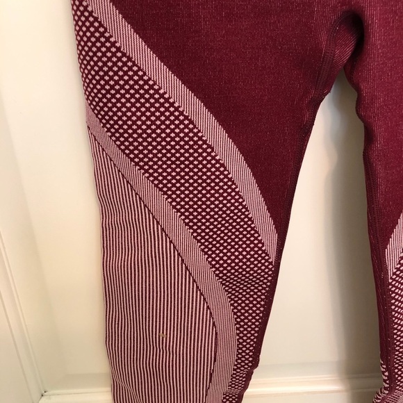 Fabletics High Waisted Seamless Turbo Leggings - Picture 7 of 9